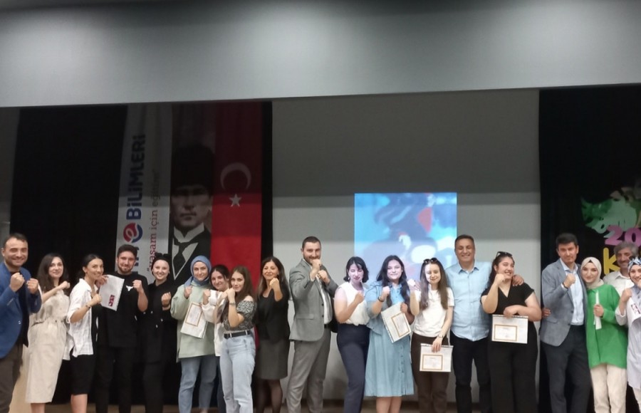 LİSE KARNELERİMİZİ ALDIK, ŞİMDİ TATİL ZAMANI...